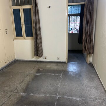 Room in 3 BHK Apartment at Jal Vayu Vihar Noida, Sector 21 – for Rent