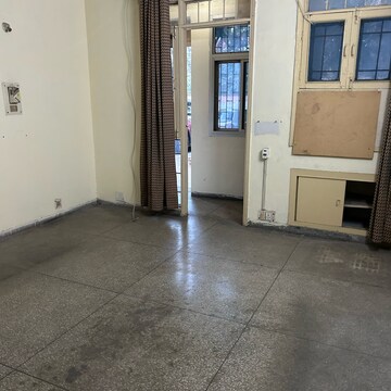 Room in 3 BHK Apartment at Jal Vayu Vihar Noida, Sector 21 – for Rent