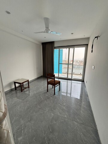 Room in 3 BHK Builder Floor at Sector 11 – for Rent