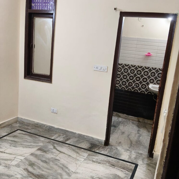 Room, chattarpur 1 Bedroom 580 Sq.Ft. Builder Floor In Chattarpur Delhi 9704604
