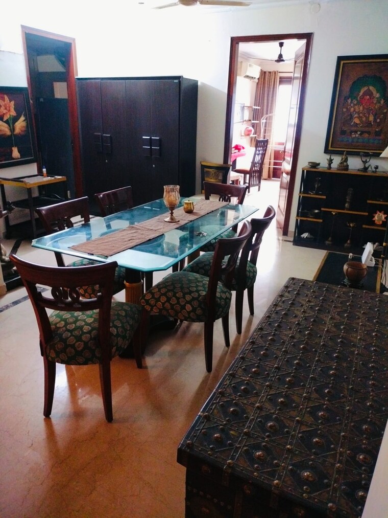 Gym, jor bagh 3 Bedroom 3375 Sq.Ft. Builder Floor In Jor Bagh Delhi 9704613