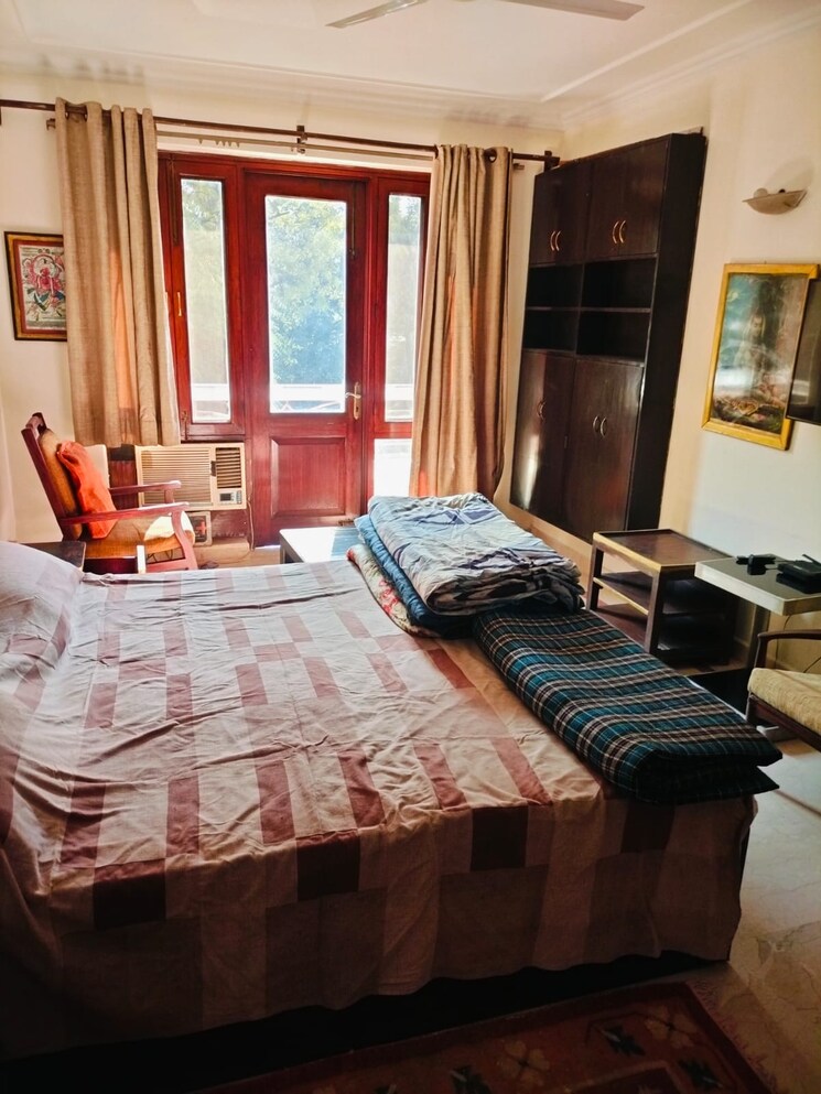 Living Room, jor bagh 3 Bedroom 3375 Sq.Ft. Builder Floor In Jor Bagh Delhi 9704613