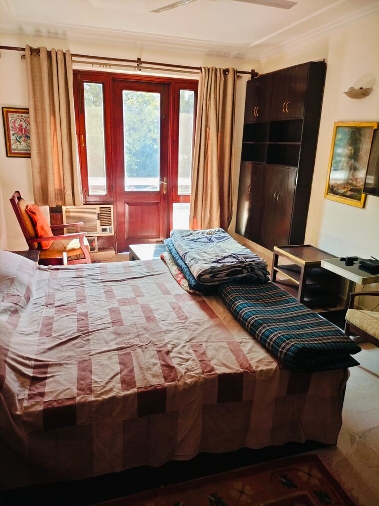 Living Room, jor bagh 3 Bedroom 3375 Sq.Ft. Builder Floor In Jor Bagh Delhi 9704613