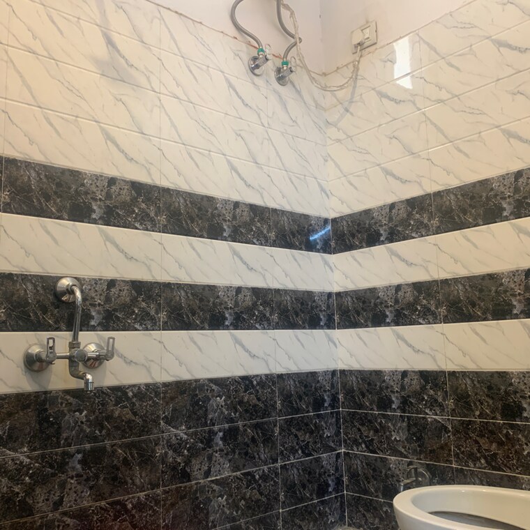 Bathroom, katwaria sarai 1 RK 250 Sq.Ft. Builder Floor In Katwaria Sarai Delhi 9704624