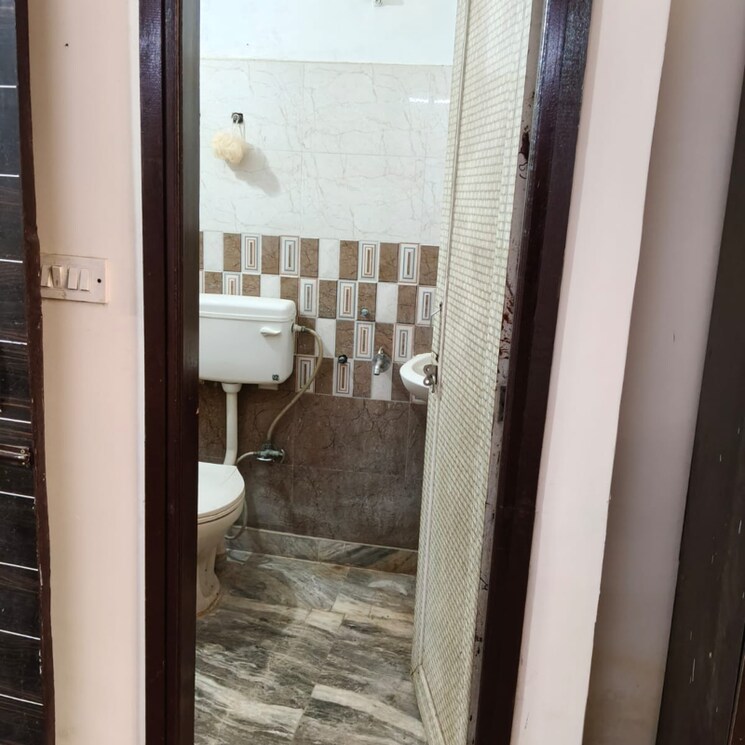 Attached Bathroom, chattarpur 1 Bedroom 550 Sq.Ft. Builder Floor In Chattarpur Delhi 9704618