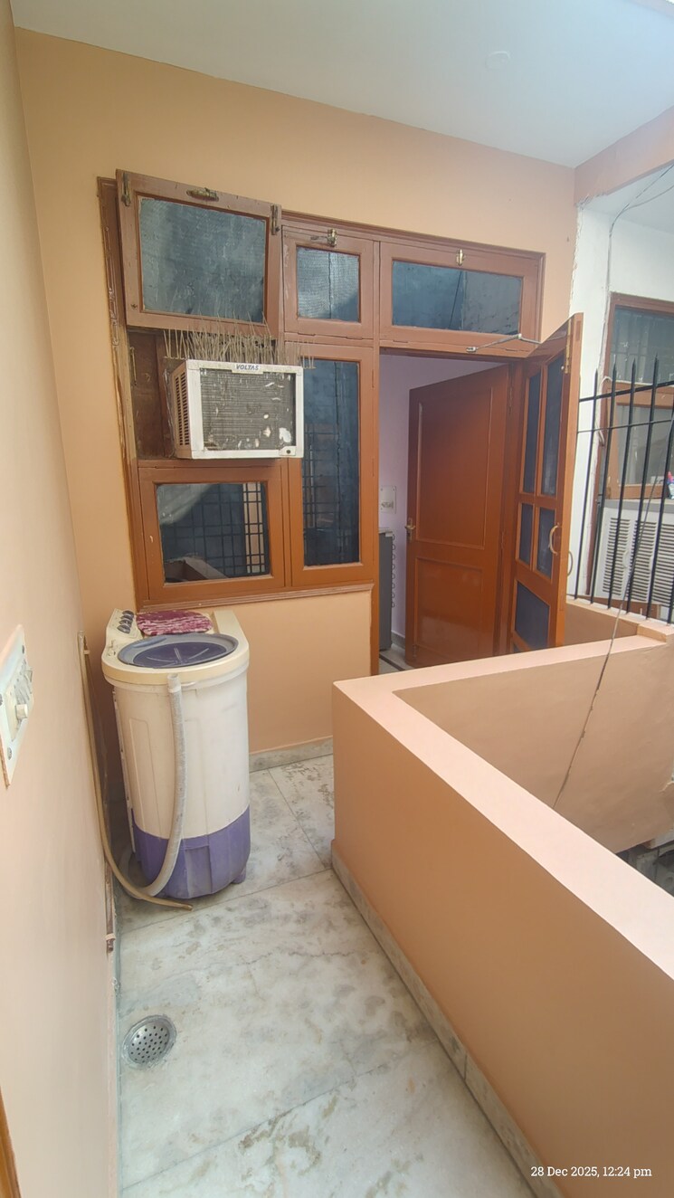 undefined, unitech-south-city-1 1 RK 220 Sq.Ft. Independent House In South City 1 Gurgaon 9704655