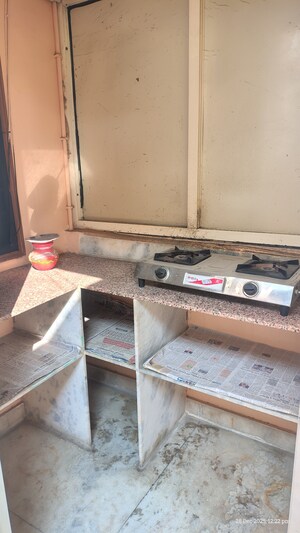 Furnished Amenities in 1 RK Independent House at Unitech South City 1, South City 1 – for Rent