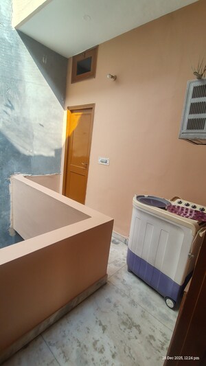 Furnished Amenities in 1 RK Independent House at Unitech South City 1, South City 1 – for Rent