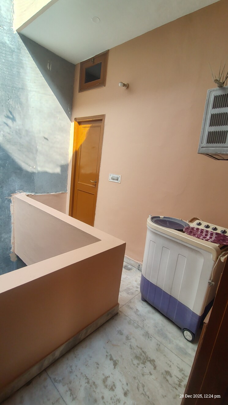 undefined, unitech-south-city-1 1 RK 220 Sq.Ft. Independent House In South City 1 Gurgaon 9704655