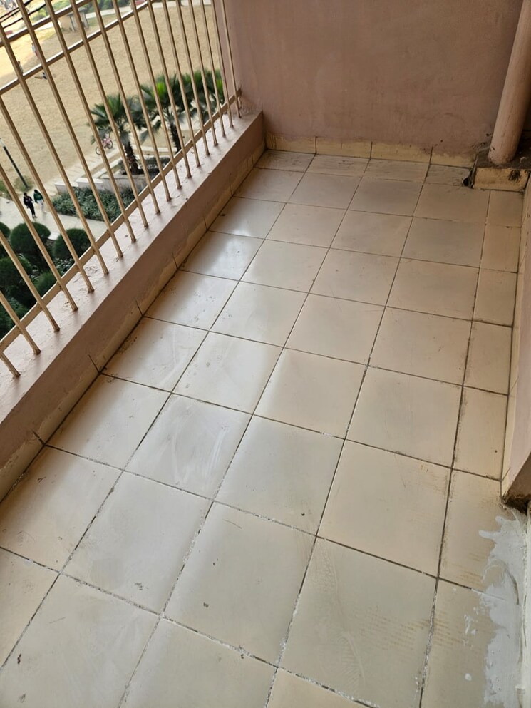 Balcony, ajnara-homes 4 Bedroom 1960 Sq.Ft. Apartment In Sector 16b Greater Noida Greater Noida 9704668