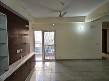 Room in 4 BHK Apartment at Ajnara Homes, Sector 16b Greater Noida – for Rent