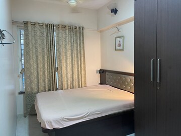 Bedroom in 2 BHK Apartment at Sumit Artista, Santacruz East – for Rent