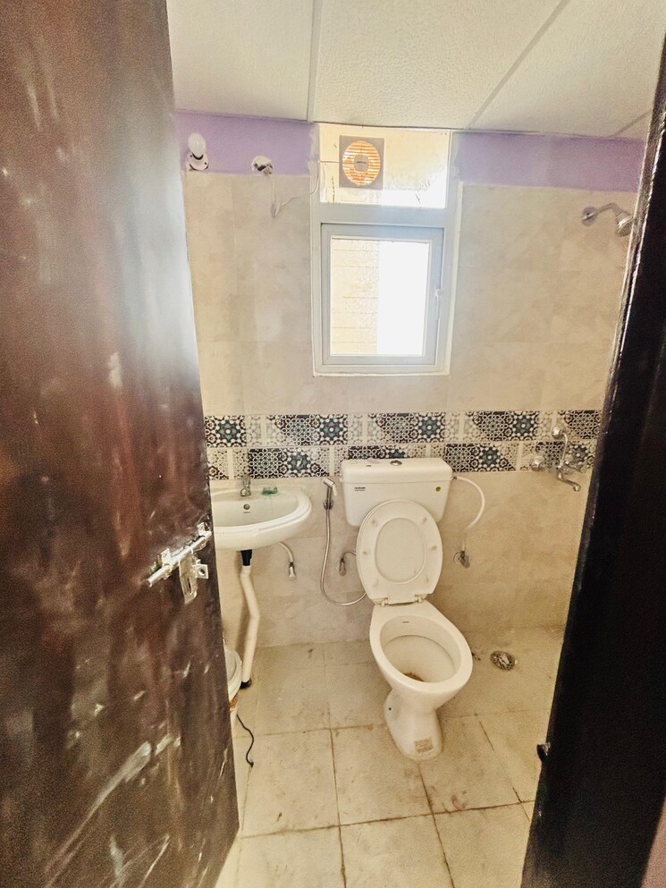 Bathroom, signature-global-prime 2 Bedroom 573 Sq.Ft. Apartment In Sector 63a Gurgaon 9704675