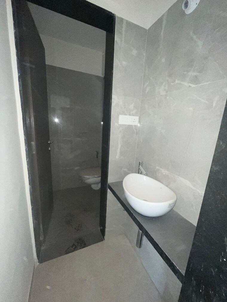 Bathroom, swojas-suman 3 Bedroom 1905 Sq.Ft. Apartment In Law College Road Pune 9704682
