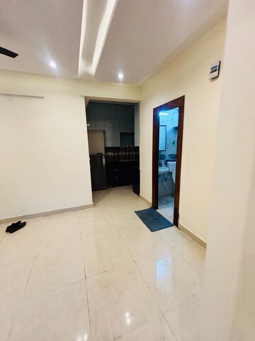 Room in 2 BHK Apartment at Signature Global Prime, Sector 63a – for Rent