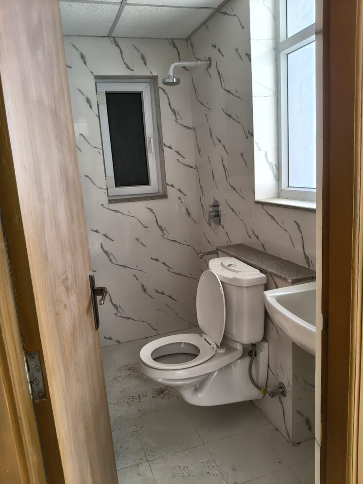 Bathroom, ramprastha-primera 3 Bedroom 1775 Sq.Ft. Apartment In Sector 37d Gurgaon 9704723