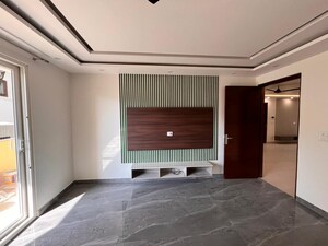 Room in 4 BHK Builder Floor at Eros Rosewood City, Sector 49 – for Sale