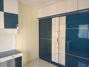 Room in 3 BHK Apartment at Rajapushpa Provincia, Narsingi – for Rent