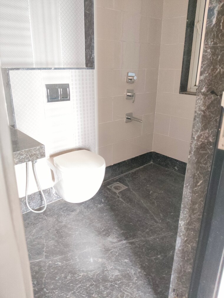 Bathroom, kalpataru-radiance 3 Bedroom 978 Sq.Ft. Apartment In Goregaon West Mumbai 9704749