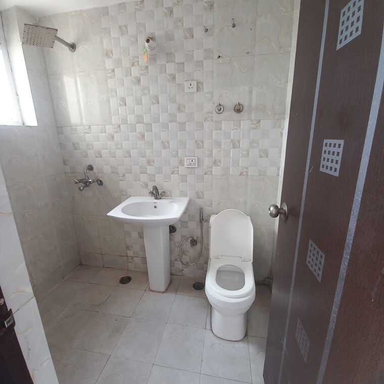 Bathroom, agrasain-spaces-aagman-phase-2 2 Bedroom 577 Sq.Ft. Apartment In Sector 70 Faridabad 9704774