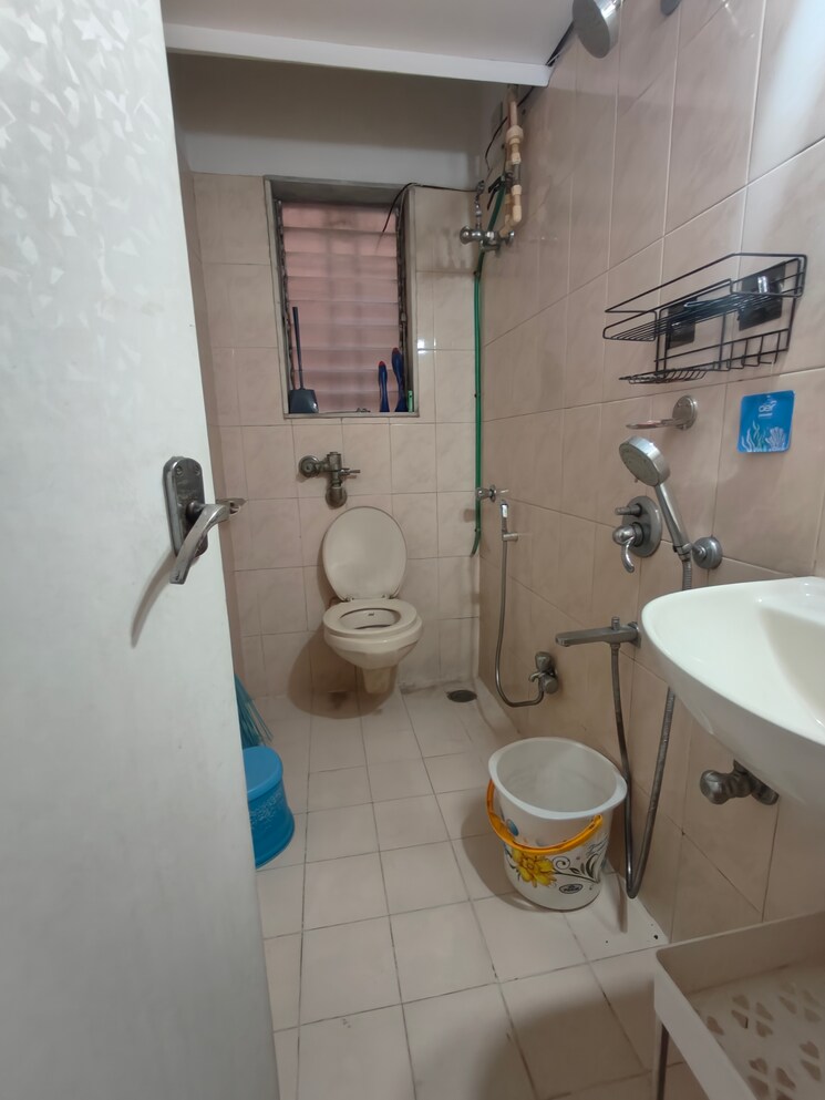 Bathroom, ravi-estate 2 Bedroom 700 Sq.Ft. Apartment In Pokhran Road No One Thane 9704823