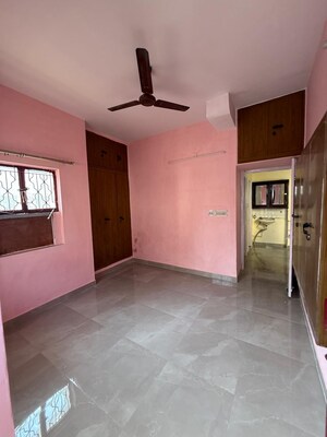 Room in 2 BHK Builder Floor at Kalkaji – for Rent