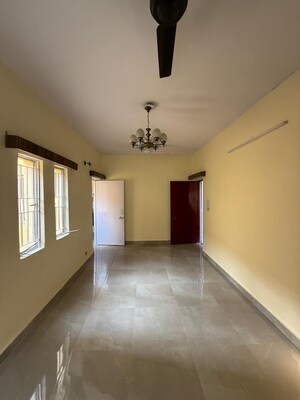 Room in 2 BHK Builder Floor at Kalkaji – for Rent