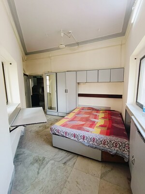 Bedroom in 2 BHK Apartment at Girgaum Chowpatty – for Rent