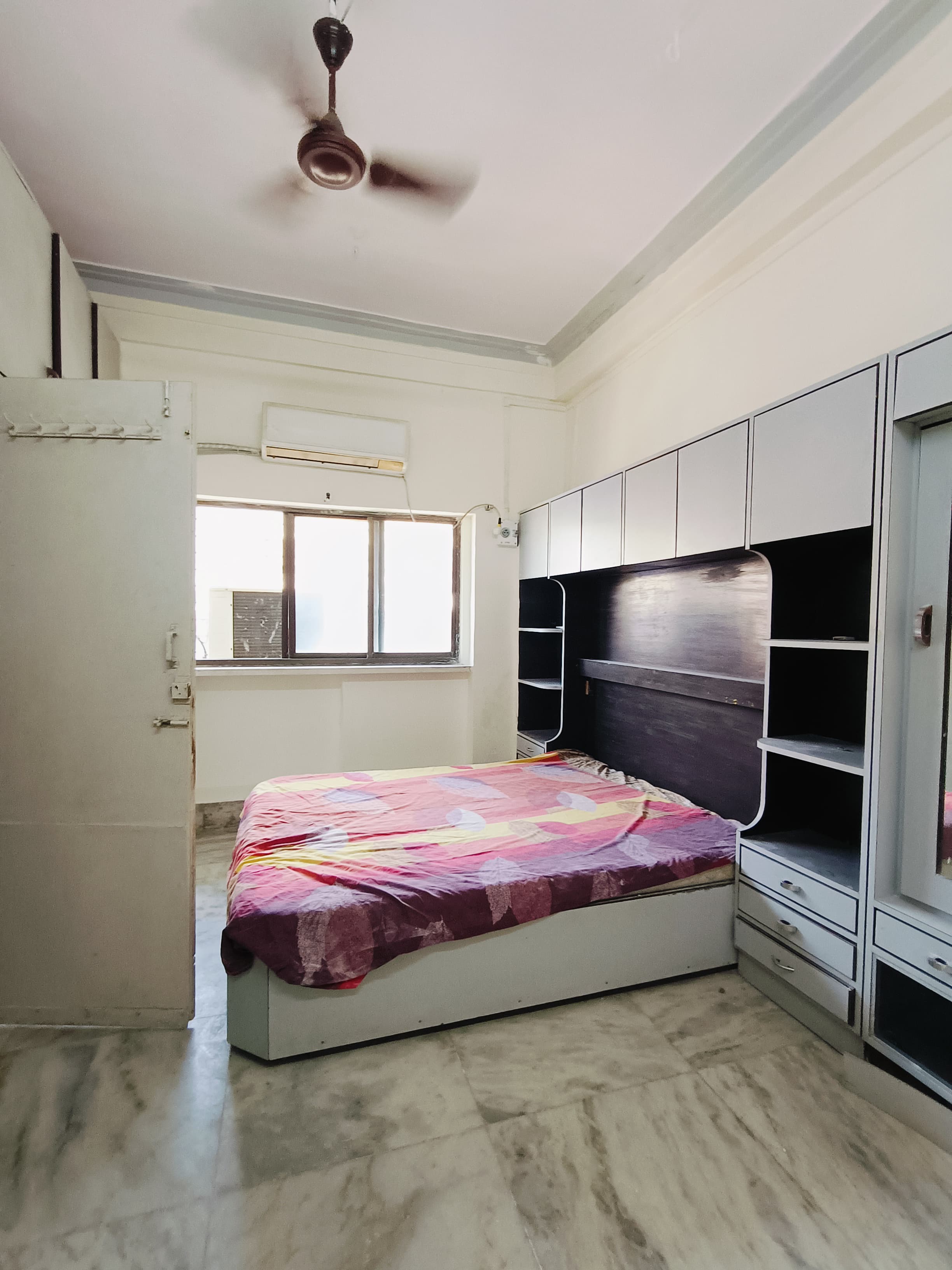 2 BHK + Study Room Apartment For Rent in Chowpatty 