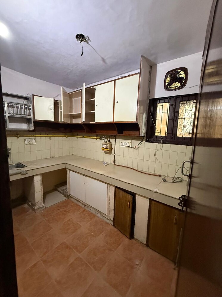 Kitchen, chittaranjan park 2 Bedroom 1300 Sq.Ft. Builder Floor In Chittaranjan Park Delhi 9704841
