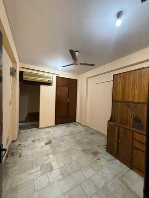 2 BHK Builder Floor For Rent in Chittaranjan Park