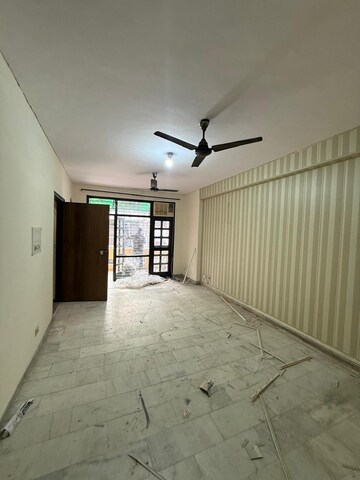 Room in 2 BHK Builder Floor at Chittaranjan Park – for Rent
