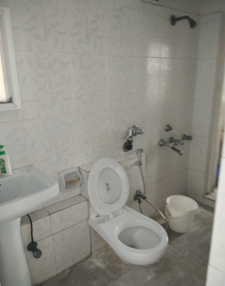 Bathroom, k-raheja-palm-court 2 Bedroom 1150 Sq.Ft. Apartment In Malad West Mumbai 9704846
