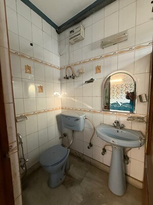 Attached Bathroom in 2 BHK Builder Floor at Kalkaji – for Rent