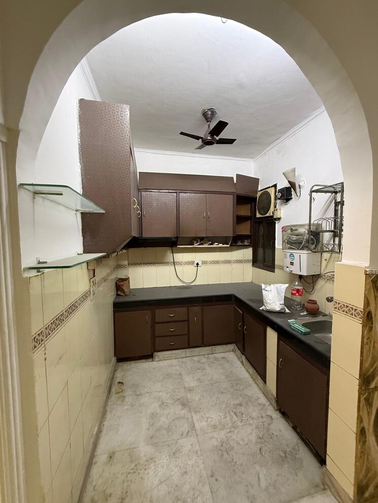 Kitchen, kalkaji 2 Bedroom 100 Sq.Yd. Builder Floor In Kalkaji Delhi 9704847
