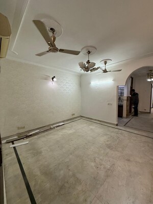 2 BHK Builder Floor For Rent in Kalkaji