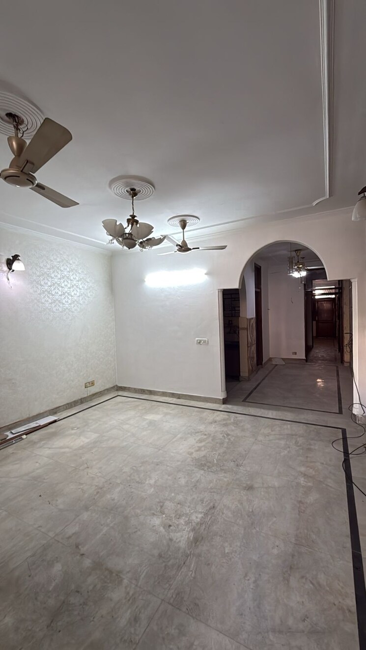 undefined, kalkaji 2 Bedroom 100 Sq.Yd. Builder Floor In Kalkaji Delhi 9704847