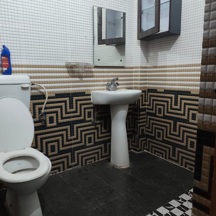 Bathroom, gomti nagar Pg For Boys & Girls In Gomti Nagar 9704856