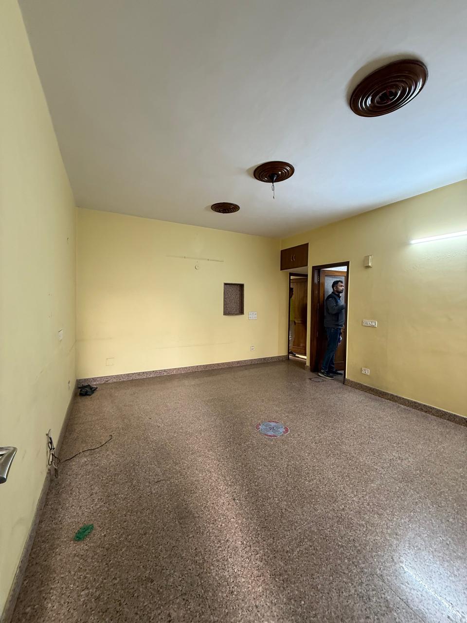 2 BHK Builder Floor For Rent in Kalkaji