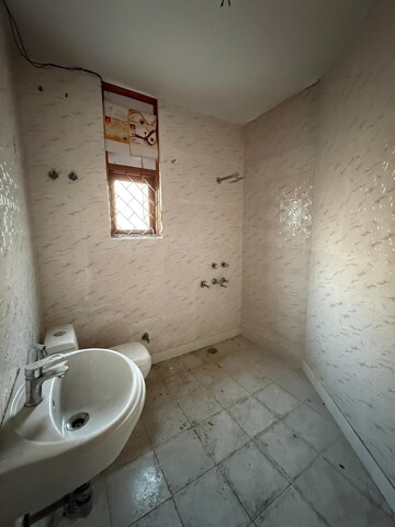 Master Bedroom in 2 BHK Builder Floor at Kalkaji – for Rent