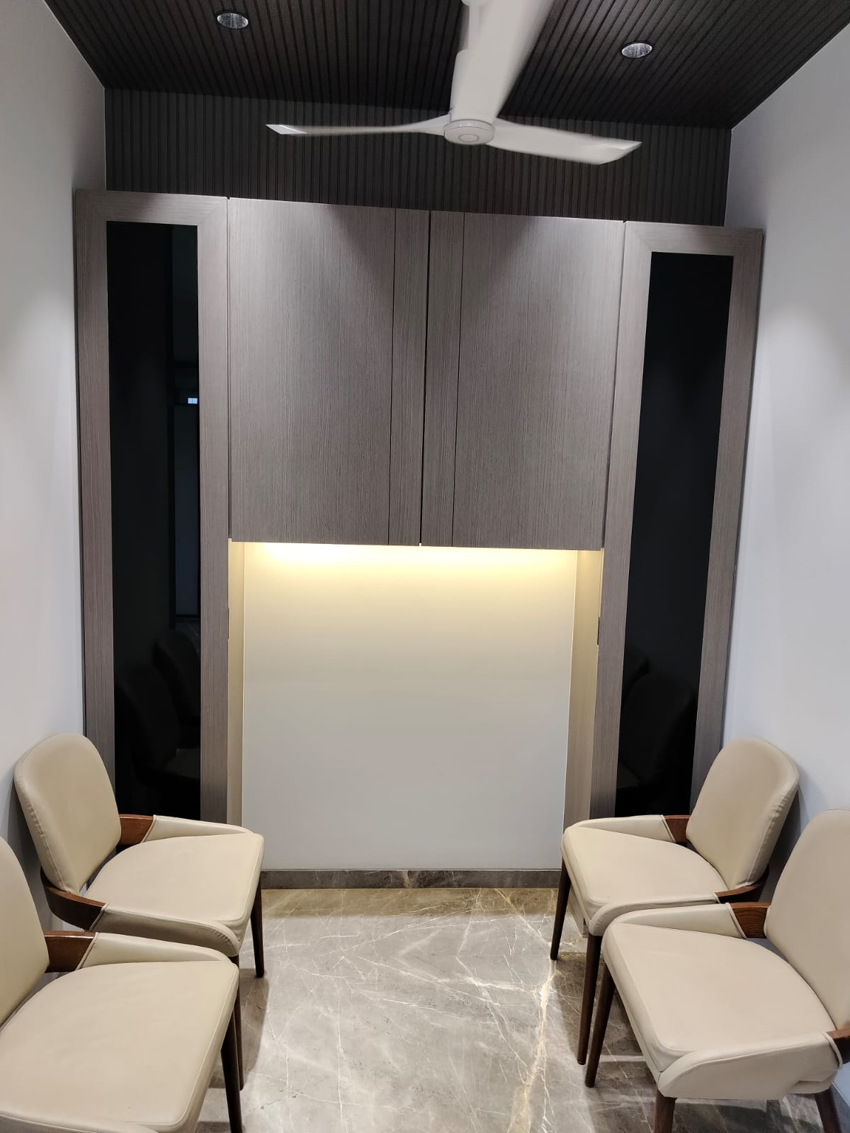 3.5 BHK + Pooja Room,Servant Room,Study Room,Extra Room Apartment For Rent in Rustomjee Seasons