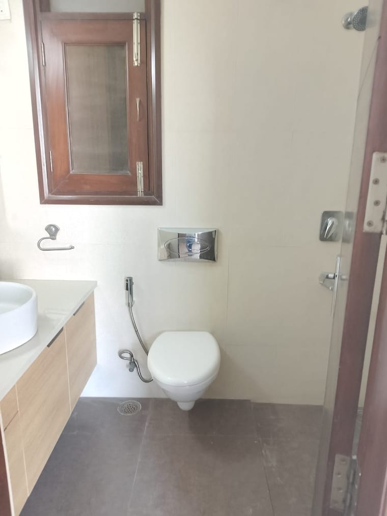 Bathroom, panchsheel enclave 3 Bedroom 2000 Sq.Ft. Builder Floor In Panchsheel Enclave Delhi 9704862