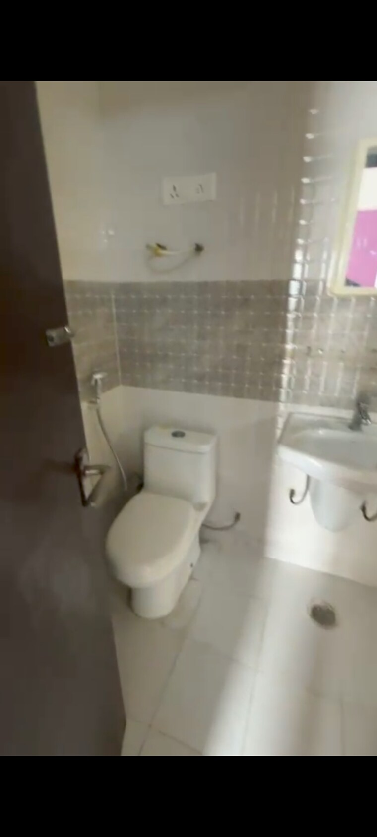 Bathroom, himalaya-pride 3 Bedroom 901 Sq.Ft. Apartment In Tech Zone 4 Greater Noida Greater Noida 9704864