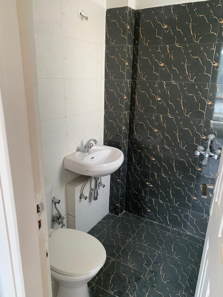 Bathroom, bptp-the-resort 3 Bedroom 1766 Sq.Ft. Apartment In Sector 75 Faridabad 9704858