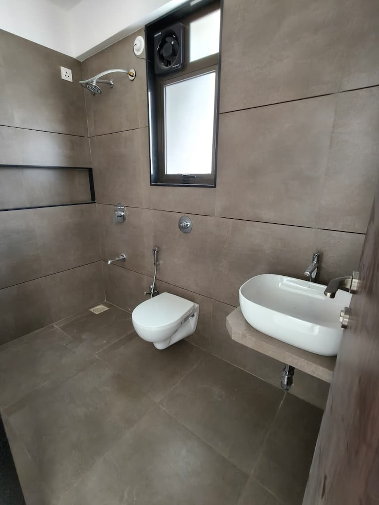 Bathroom, abhilasha-hermes-paras-3 2 Bedroom 831 Sq.Ft. Apartment In Kalyani Nagar Pune 9704868