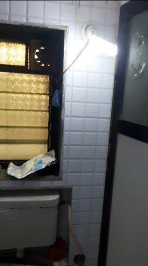 Bathroom in 1 BHK Apartment at Dombivli East – for Rent