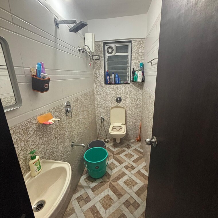 Bathroom, bhandup east 1 Bedroom 405 Sq.Ft. Apartment In Bhandup East Mumbai 9704881