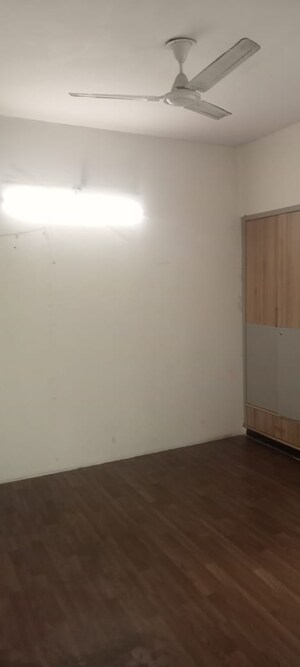 Room in 3 BHK Apartment at BPTP Discovery Park, Sector 80 – for Sale