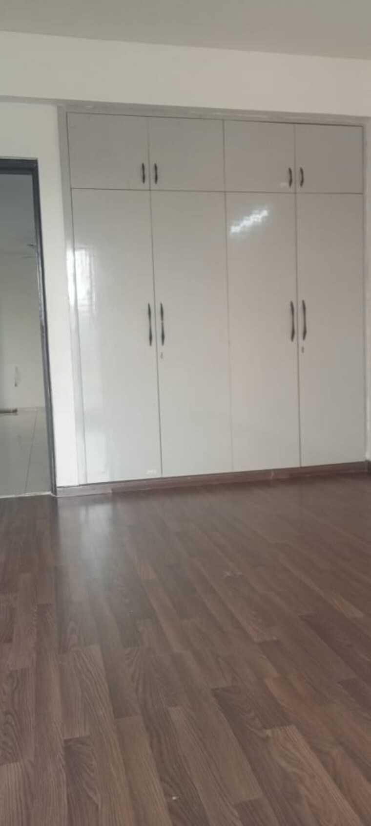 Room, bptp-discovery-park 3 Bedroom 925 Sq.Ft. Apartment In Sector 80 Faridabad 9704899