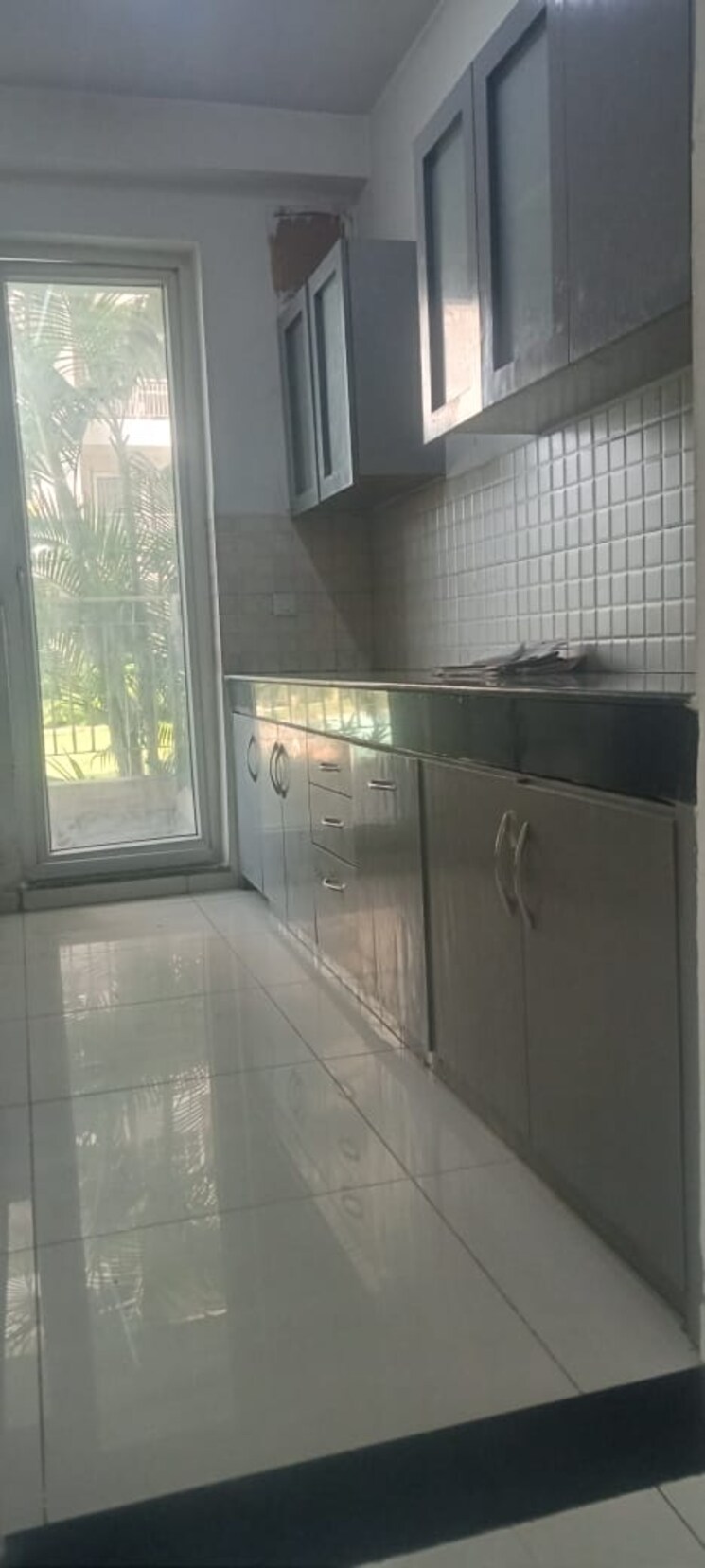 Kitchen, bptp-discovery-park 3 Bedroom 925 Sq.Ft. Apartment In Sector 80 Faridabad 9704899